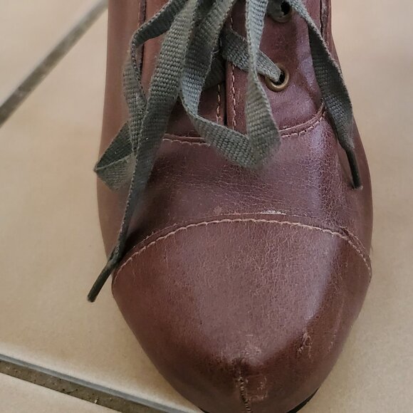 Restricted Brown Leather Lace-Up Oxford Heels – Size 9 - Picture 7 of 16